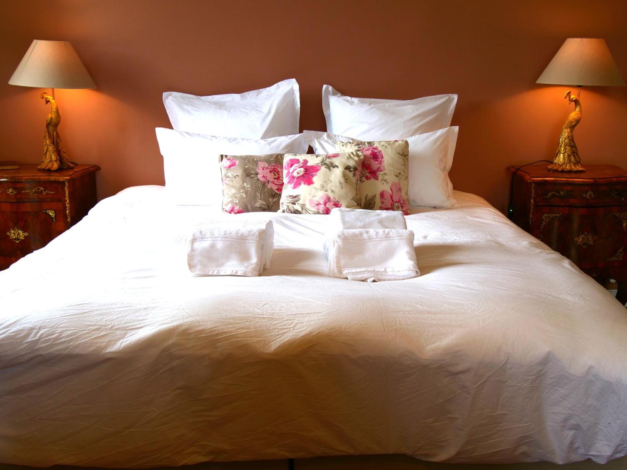 Domaine Du Cloitre Bed & Breakfast Pleneuf-Val-Andre Rom bilde